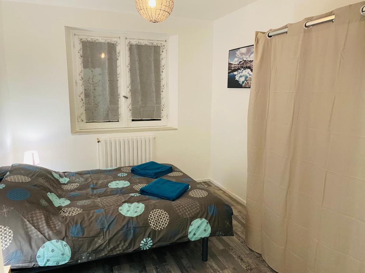 Studio 40M2 Plein Pied Avec Parking Jussac Экстерьер фото