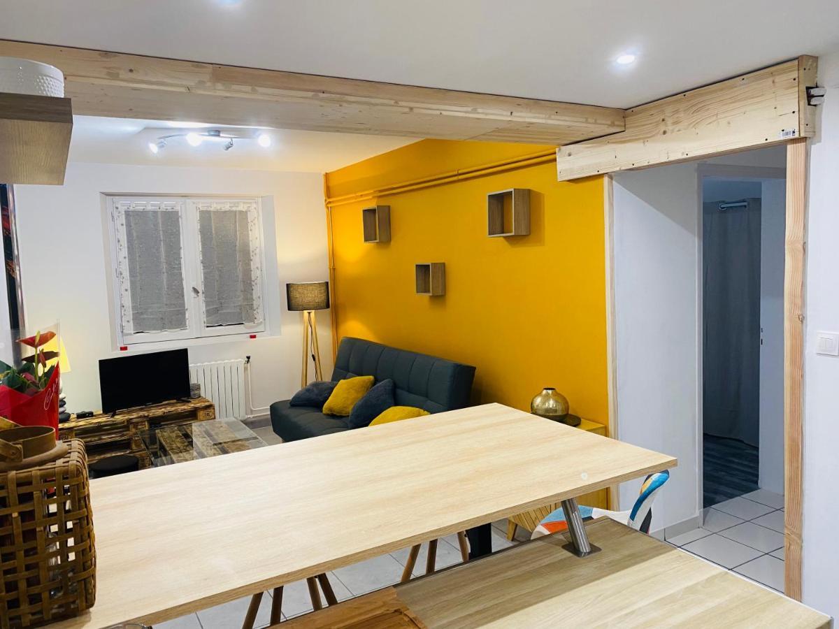 Studio 40M2 Plein Pied Avec Parking Jussac Экстерьер фото